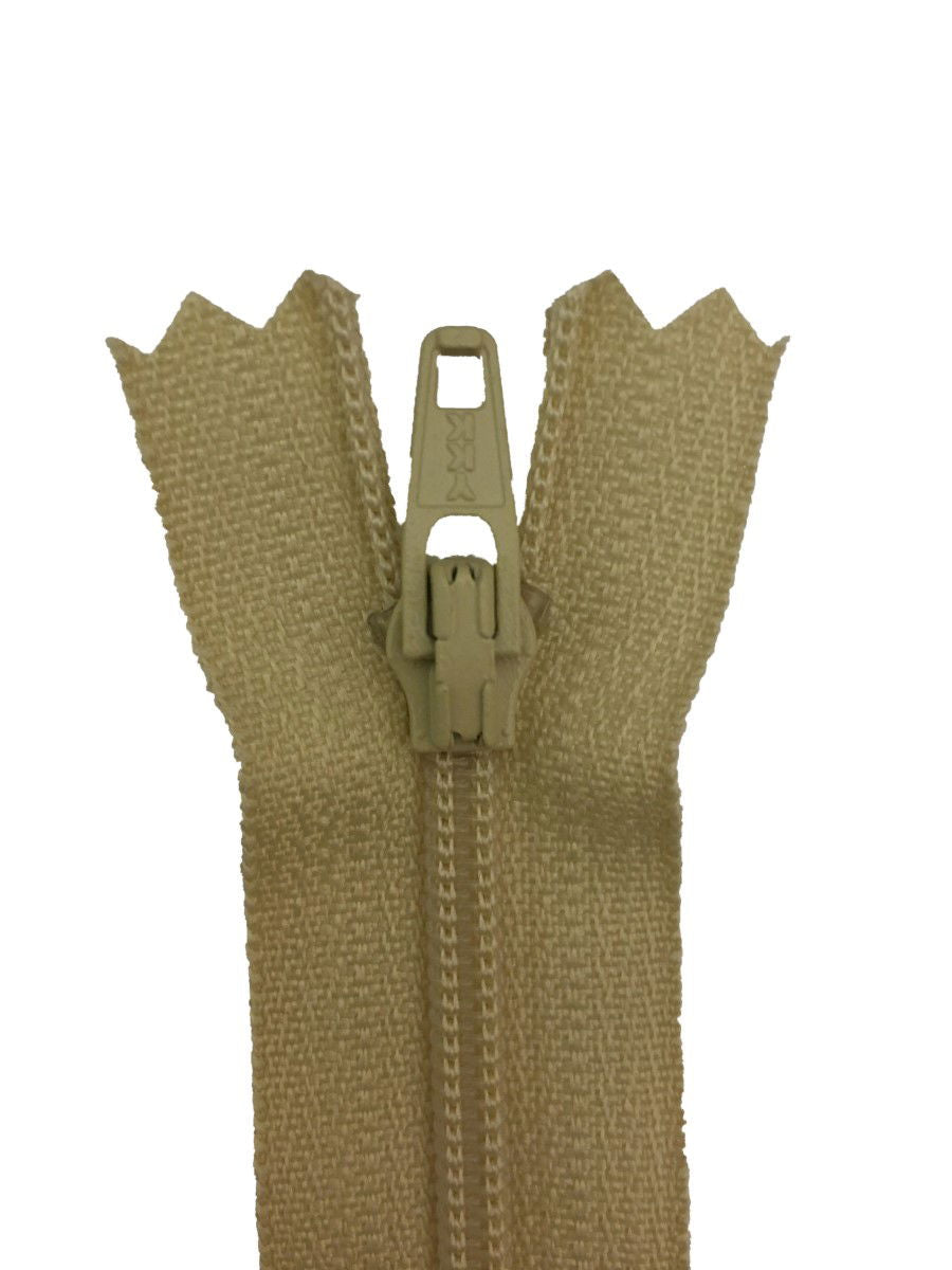 ERFC256-18-551 - YKK NYLON DRESS/ SKIRT ZIP 18 inch  46 cm 551 RICH CREAM