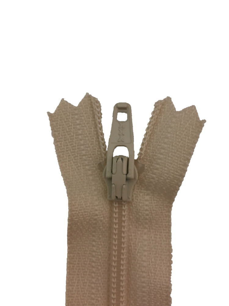 ERFC256-22-031 - YKK NYLON DRESS/ SKIRT ZIP 22 inch 56 cm 031 CREAM