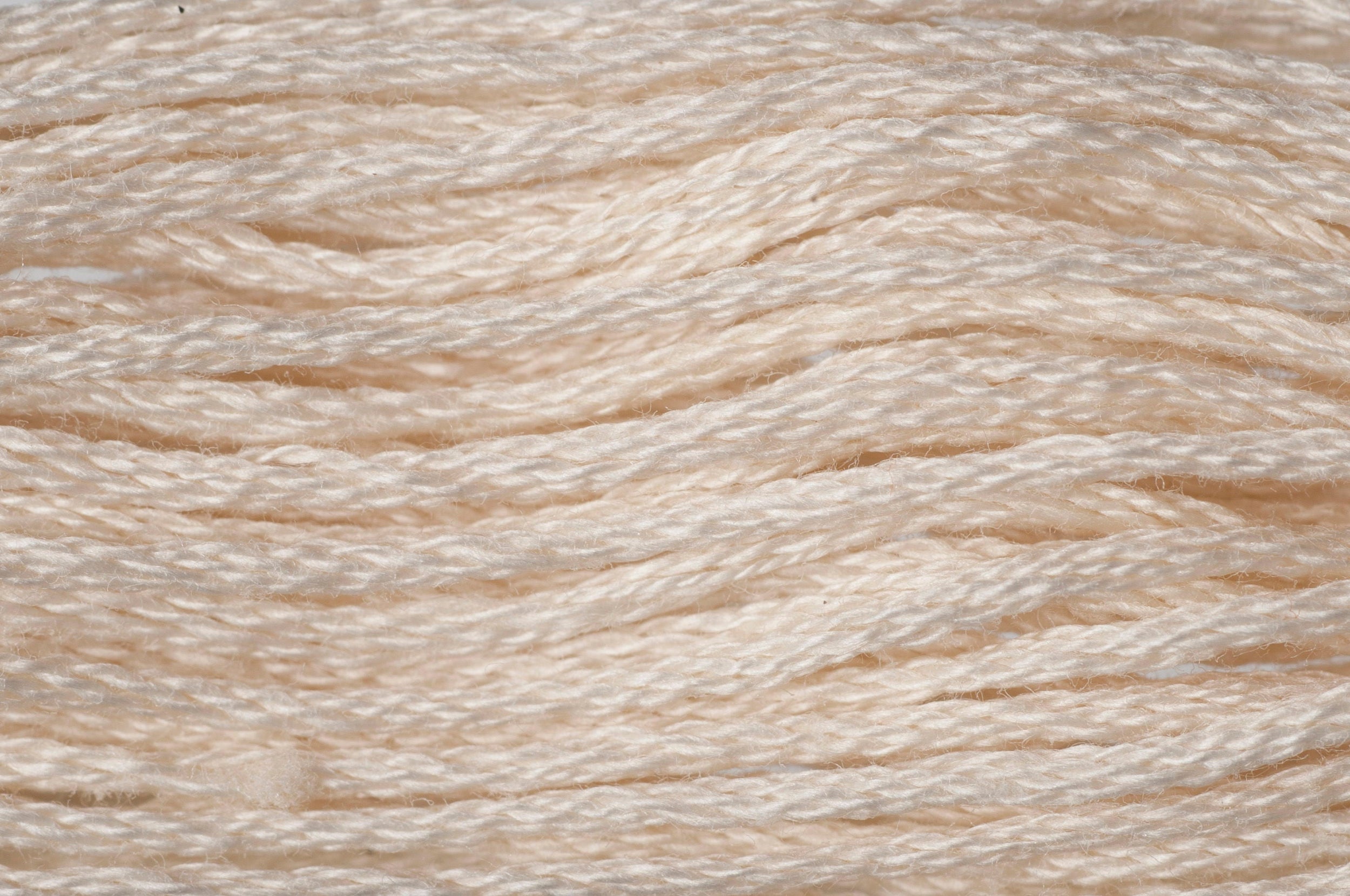 GE0112 - TRIMITS STRANDED COTTON 8m 112  LT CREAM