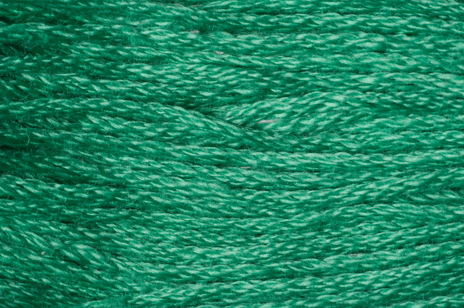 GE7215 - TRIMITS STRANDED COTTON 8m 7215 EMERALD
