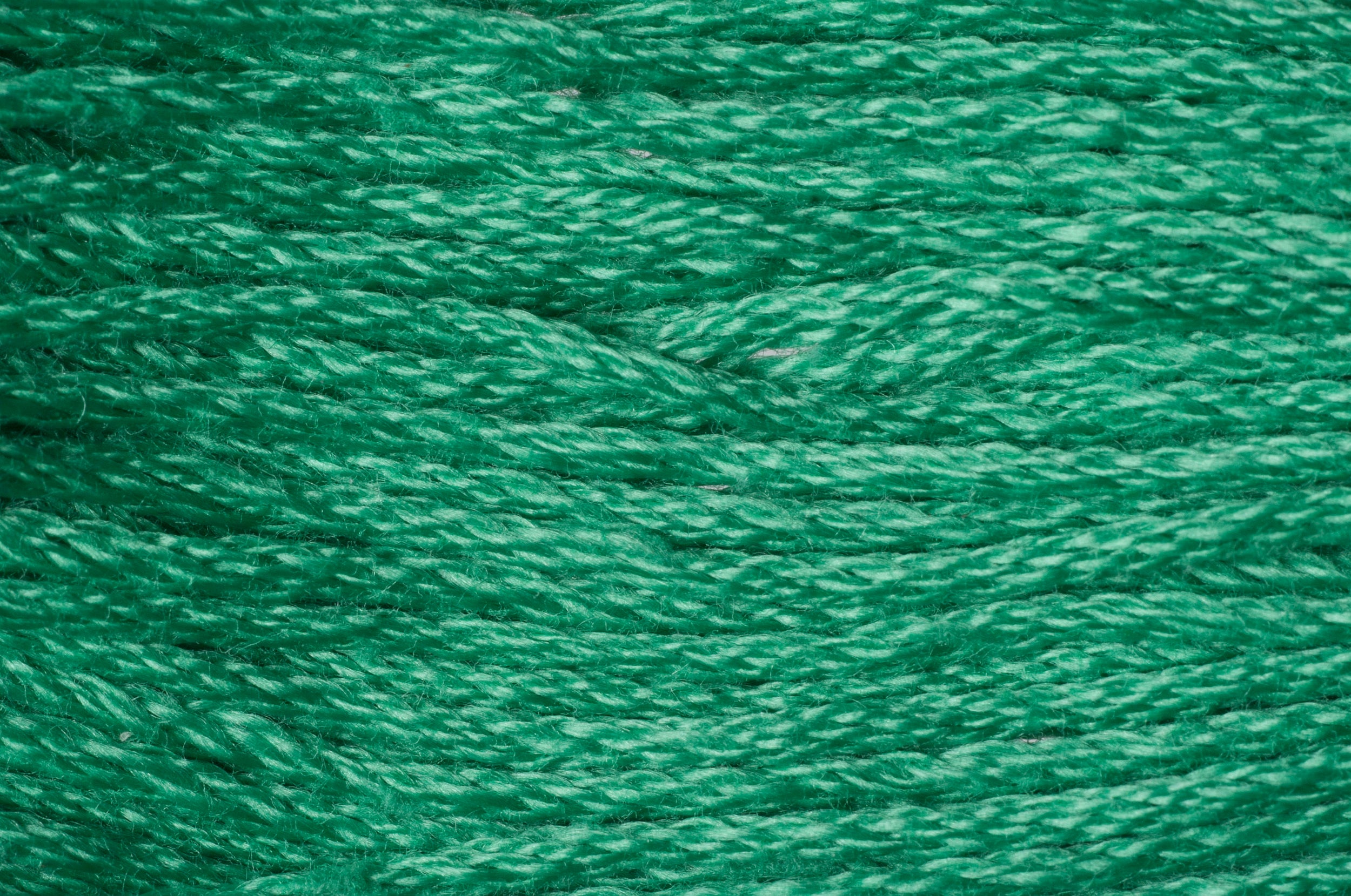 GE7215 - TRIMITS STRANDED COTTON 8m 7215 EMERALD