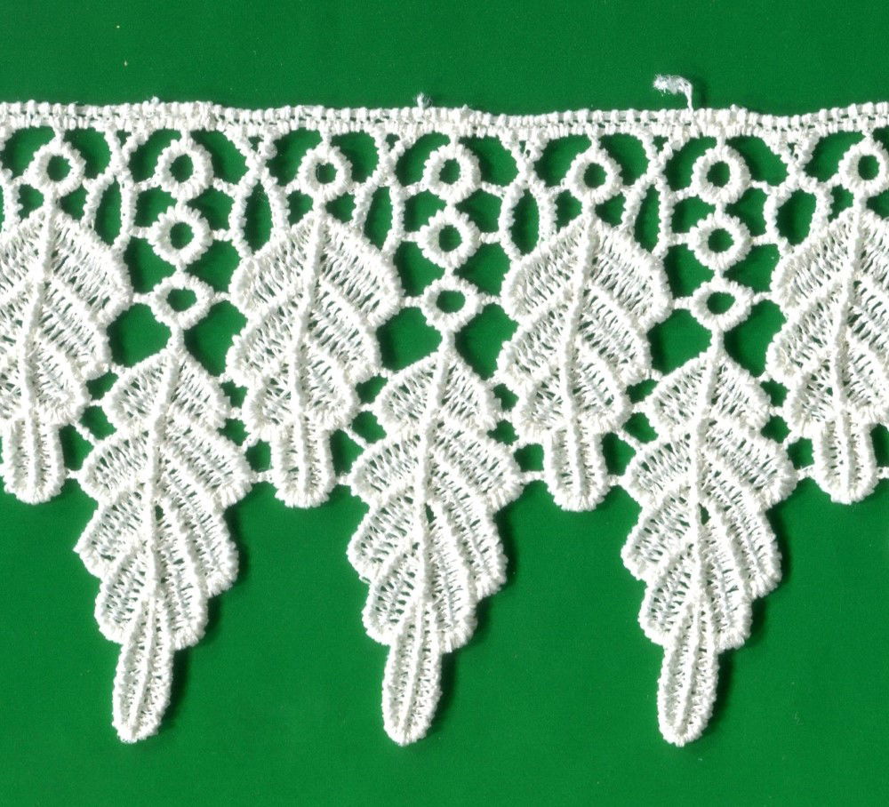 L3226C - COTTON LEAF GUIPURE LACE IVORY 50mm (27.4m)