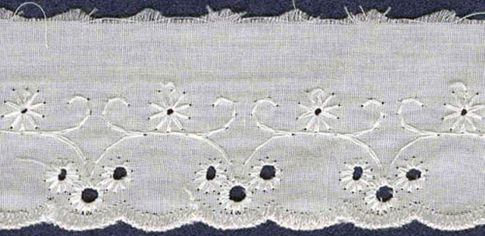 LBA243301W - LACE BROD ANGLAISE DAISY 38mm WHITE FLAT (27.4m)