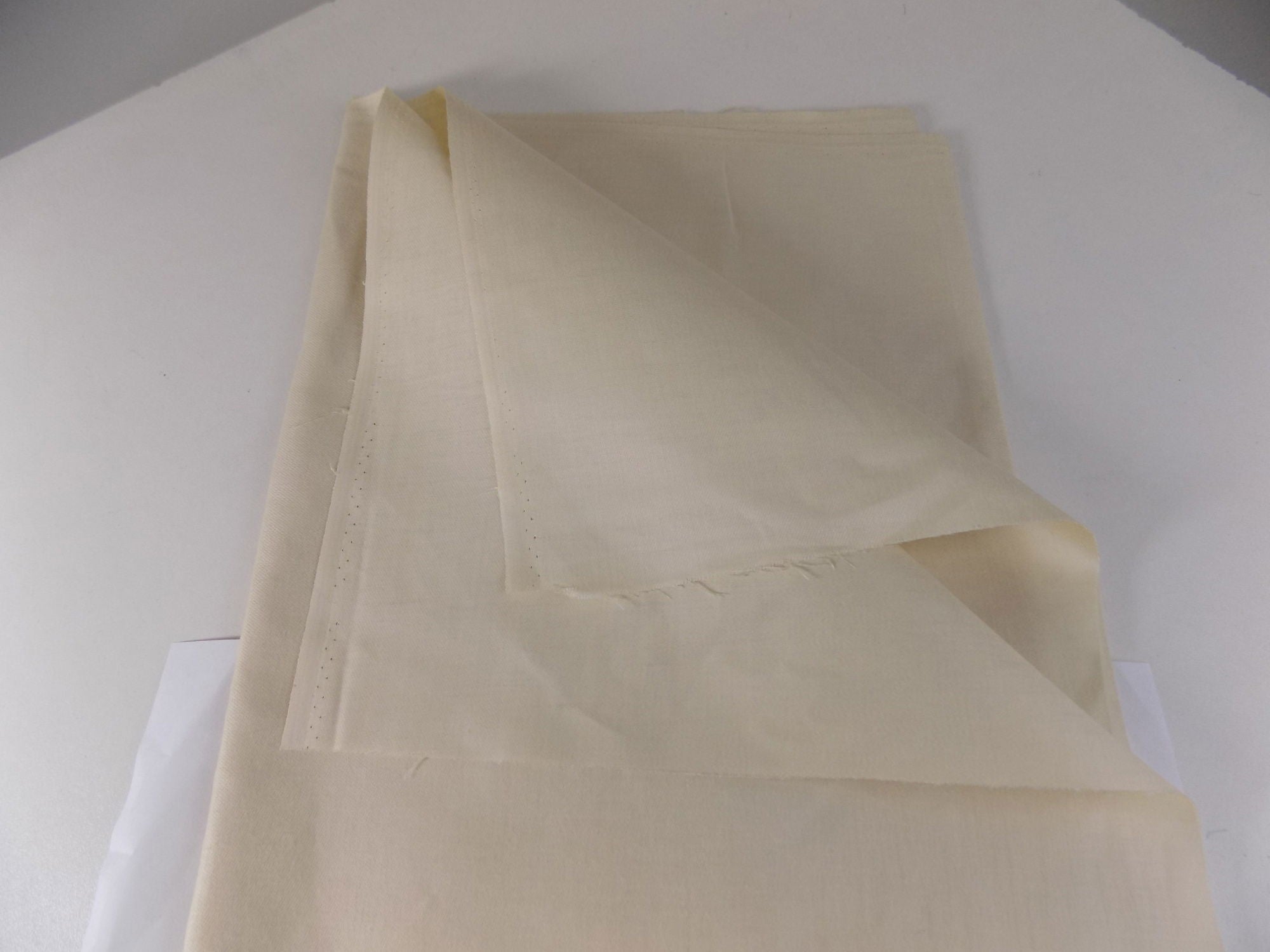 LINING - LINING ECRU COLOUR 1.2 MTR WIDE x 10 METRES