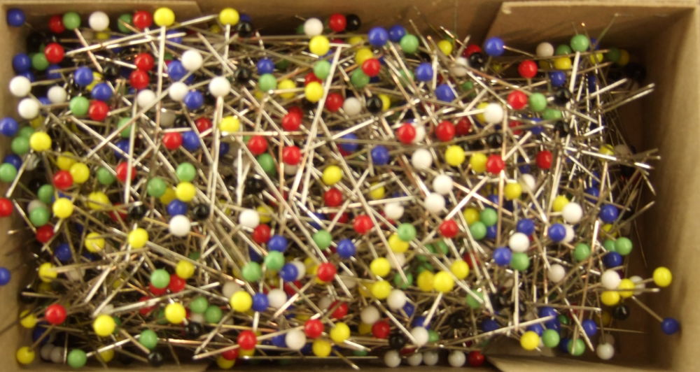 P029116 - GLASS HEAD PINS NO.2/0 ASSTD COLS 0.80 X 48mm (1 CTN 300G)
