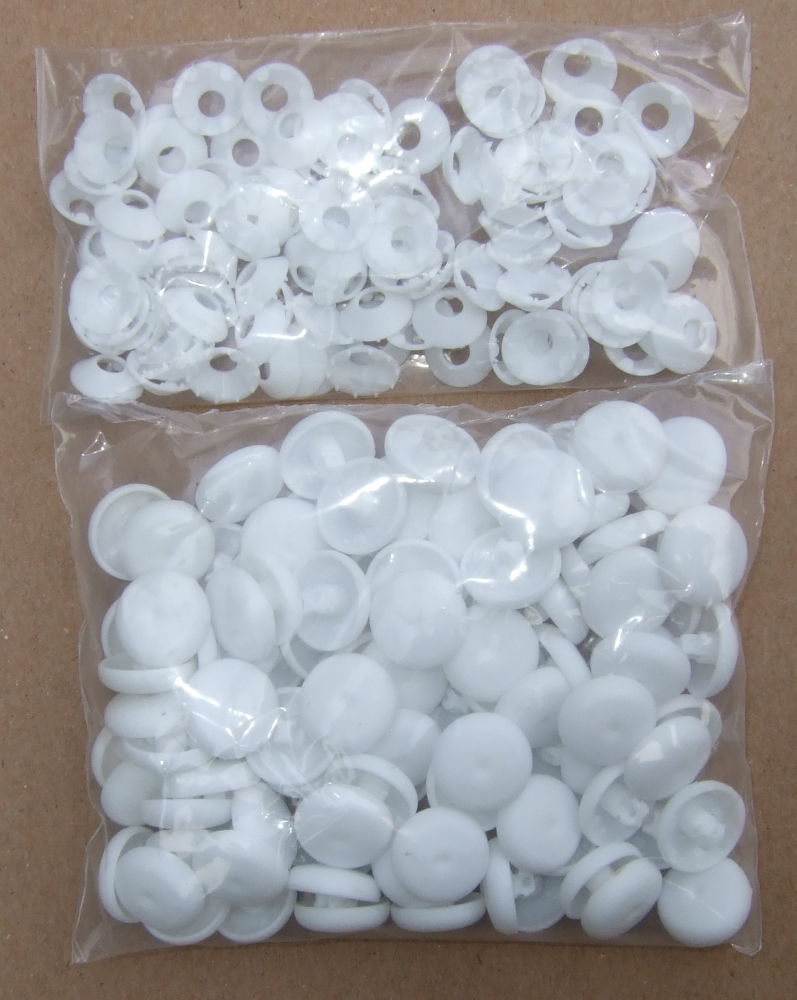 P323244 - Cover Buttons plastic white 15mm x 100pc