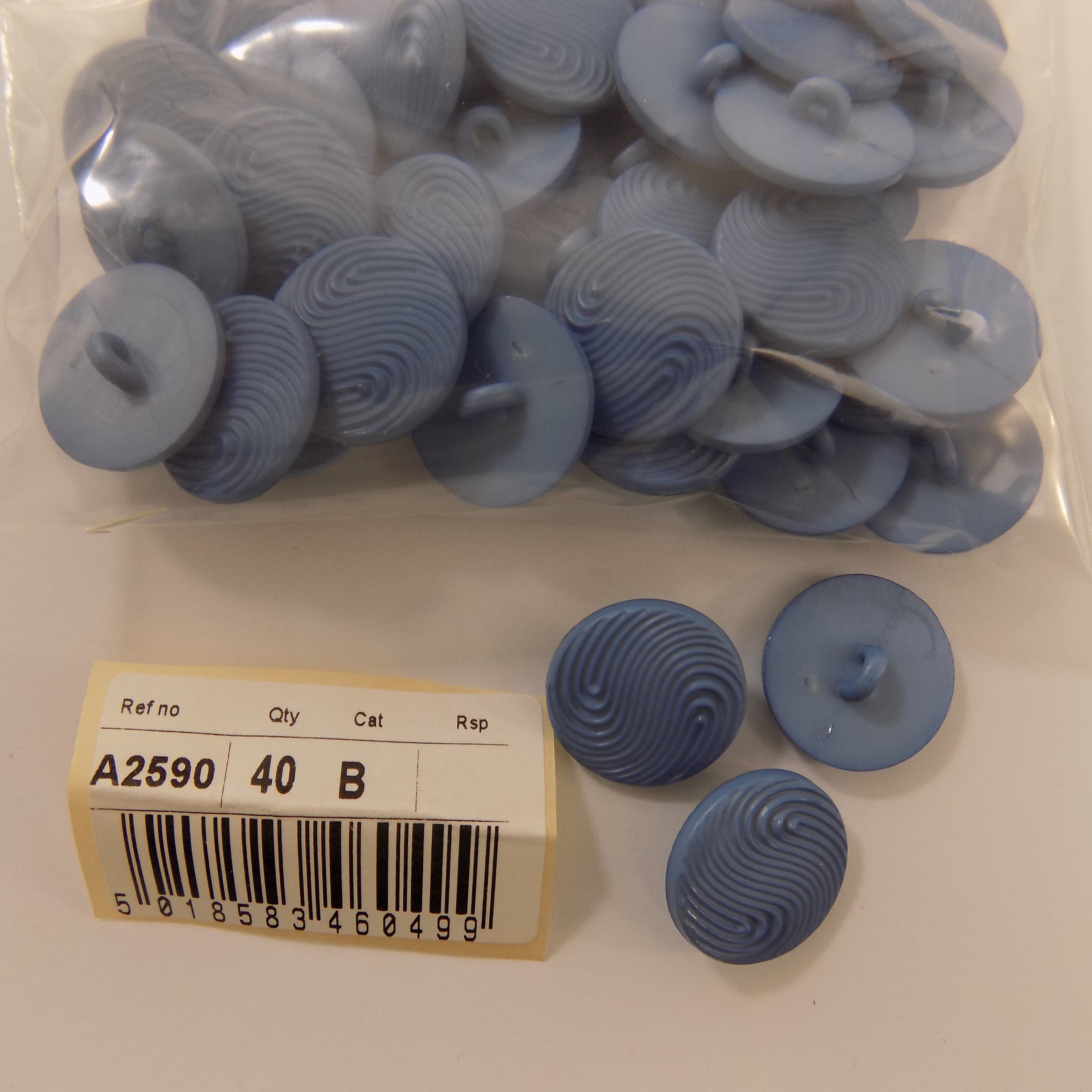 S2590  **SEHLBACH B BUTTON  WAVE BLUE PK40 27L 17MM