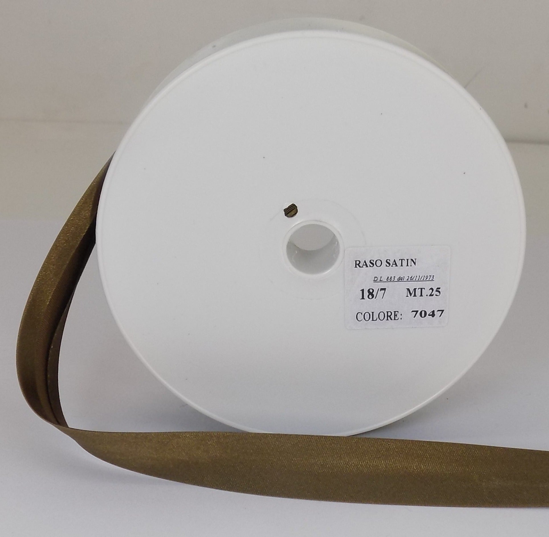 SB18-7047 **SATIN BIAS BINDING 18MM 7047 CHOCOLATE